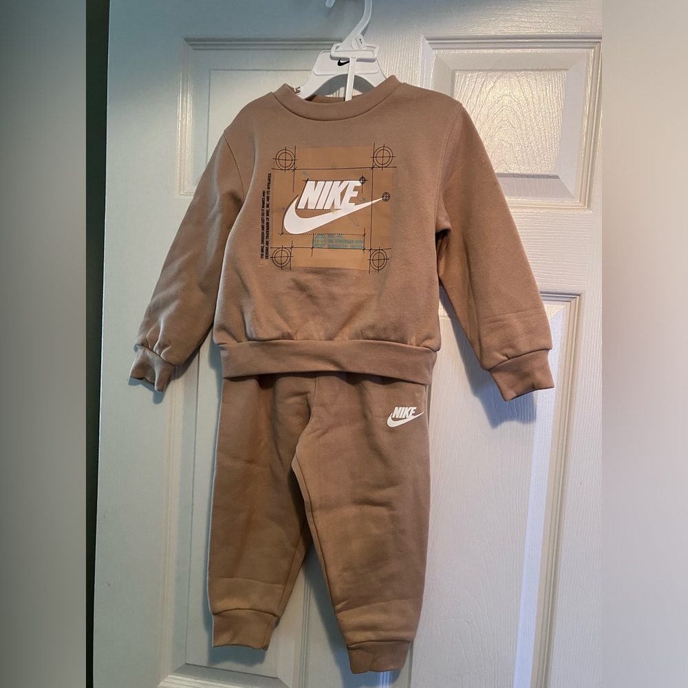 NWT | NIKE Kids' Future Utility Crew Sweater & Sweatpants Set